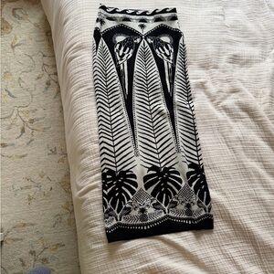 FARM Rio Monochrome Tropical Stretchy Pencil Skirt